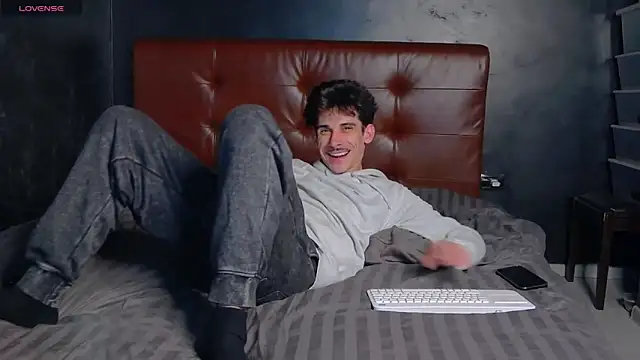 DanielCrush1 Show Webcam