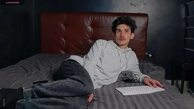 DanielCrush1 Webcam Show