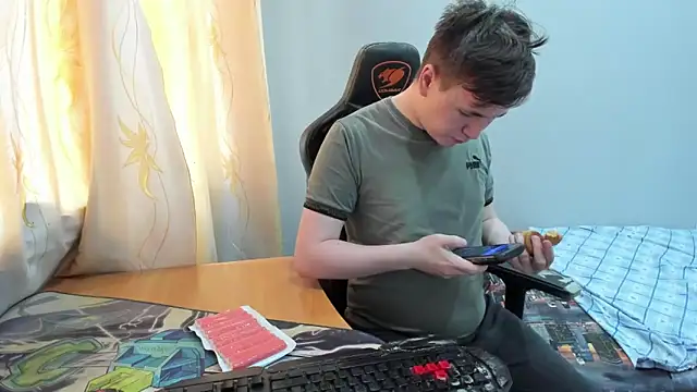 iliaskrislove Chat XXX live