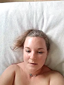 SwedishJennifer Webcam Show