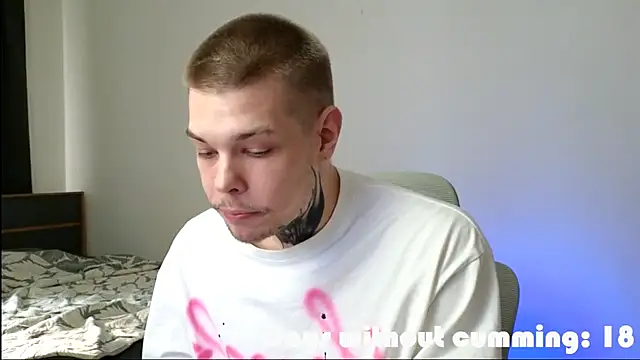 DENIS_HERE webkamerás műsora
