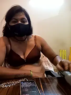Miss_kirtii Chat XXX live