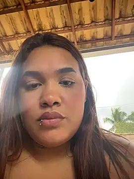 Latina_kiara Show Webcam