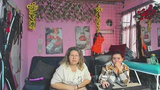 lesbiancuple's Live XXX Chat