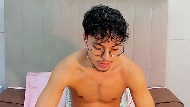 Chatroom XXX en direct de kai_storn