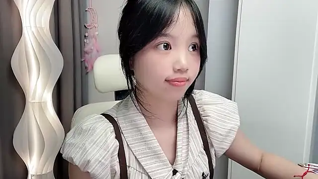 XXX chat uživo modela Yanys521