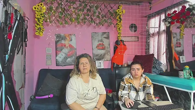 lesbiancuple's Live XXX Chat