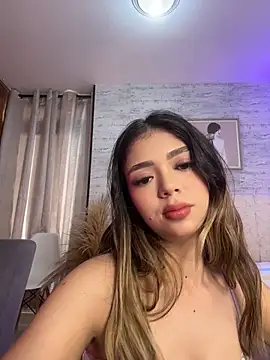 HoneyMollyX 现场XXX聊天