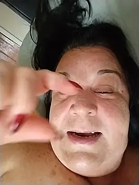 Yaya_Mineira's Live XXX Chat