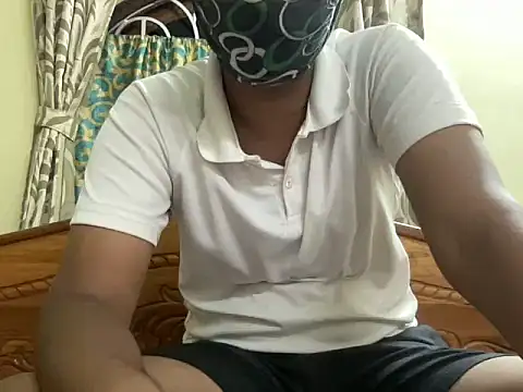 Slave_Aryann Webbikameraesitys