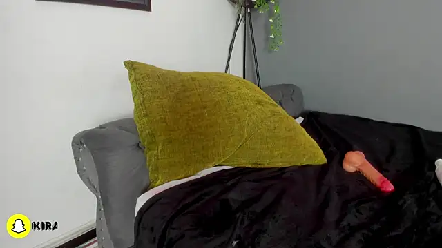 Kira_Exe_ live XXX chat