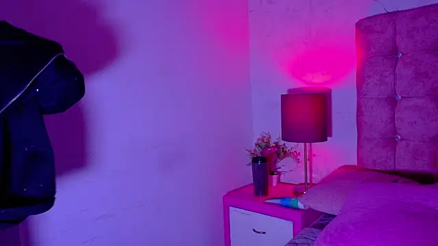 XXX chat uživo modela Mila_Dreamm