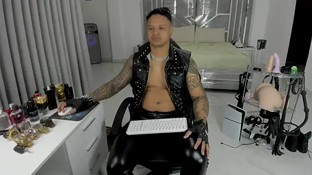 master_leathern Live XXX chat