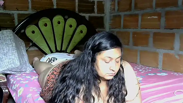 tistmature-69 élő XXX-chatje