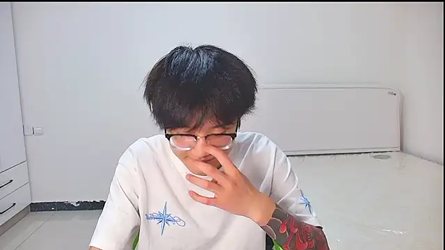 KK-cuteboy 在線直播表演