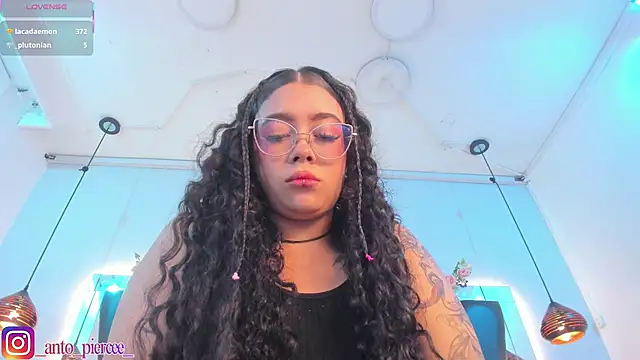 antonelllepiercee's Live XXX Chat