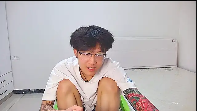 KK-cuteboy's Live XXX Chat