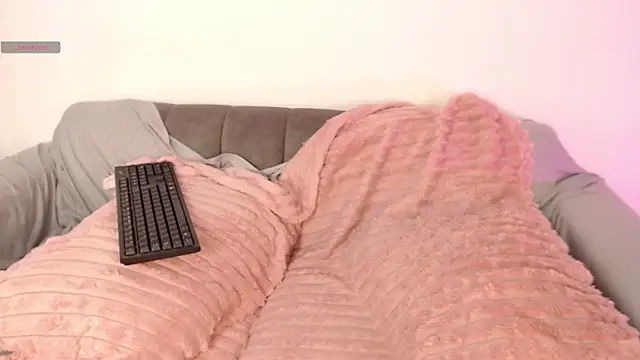 chloe_peach_ élő XXX-chatje