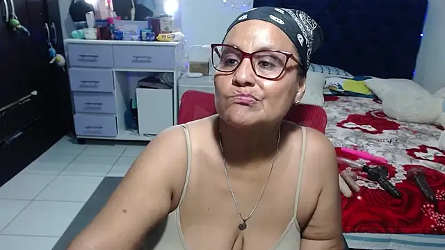 pervert_mommy_'s Live XXX Chat