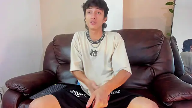 Lean_Portman Live XXX Chat