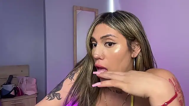 samara_veguz222 webcam show