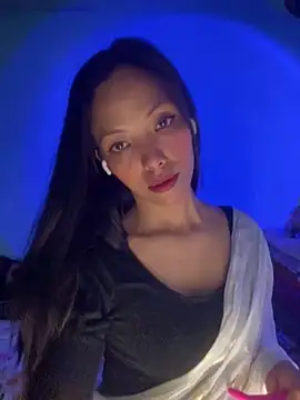 Show de Kylie_Rai na webcam
