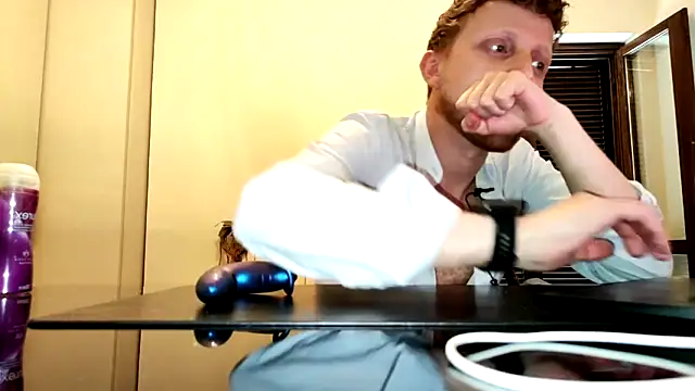 Red_dragon94 Pertunjukan Webcam