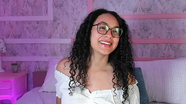Arhii_khay Adlı Modelin Canlı XXX Sohbeti