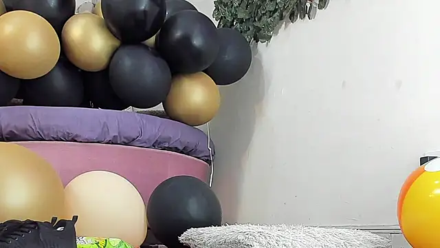 DestinyHills' Live XXX Chat