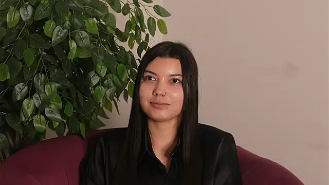 دردشة LeisaChinskey الجنسية المباشرة