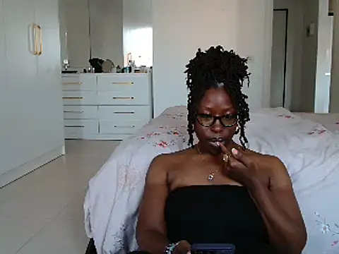 MasterIndigo Chat XXX live
