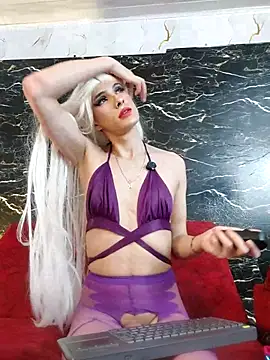 crislingery_dolli Webcam Show