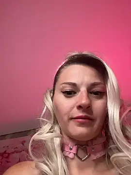 Barbie-Pink Chat XXX in diretta