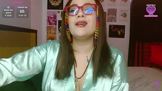 Nova-Satela live XXX chat
