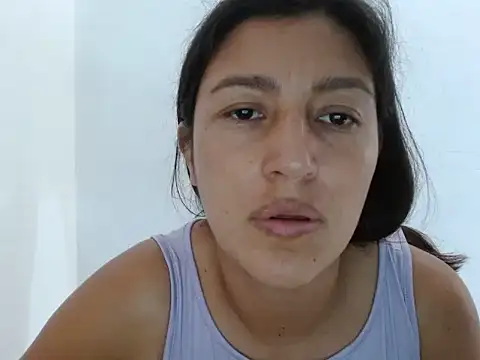 SarahFriendly Adlı Modelin Canlı XXX Sohbeti