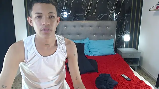 PhillipCox live XXX chat