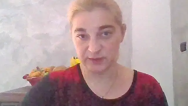 Chat +18 de GoldenAngelMilf ao vivo