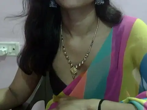 Laila_Cute Show in webcam