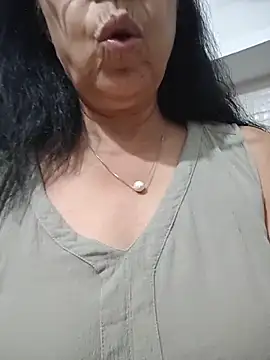 NakedMILFx Chat XXX in diretta