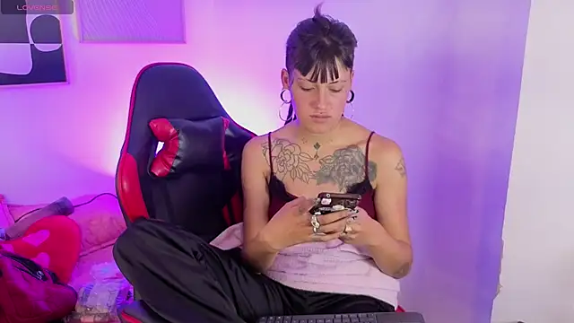 Chat +18 de _sharlotte777 ao vivo