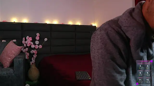 kathieandpovcock1's Live XXX Chat