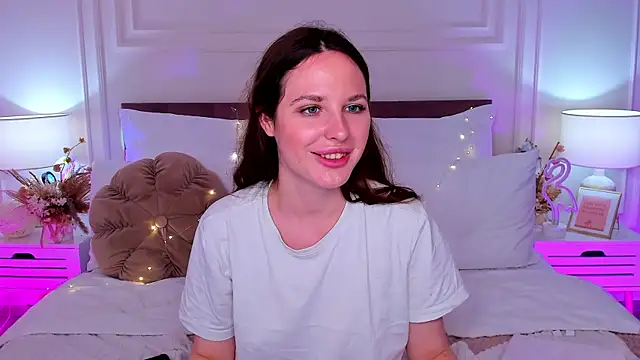 MonaRicci's Live XXX Chat