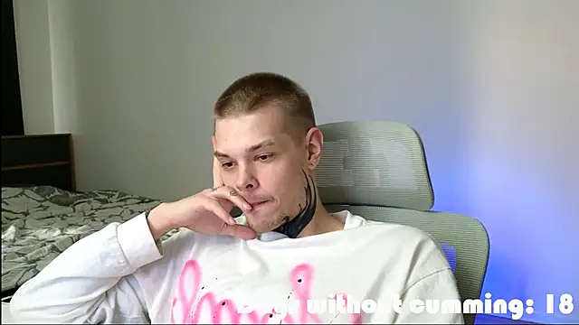DENIS_HERE 网络视讯表演