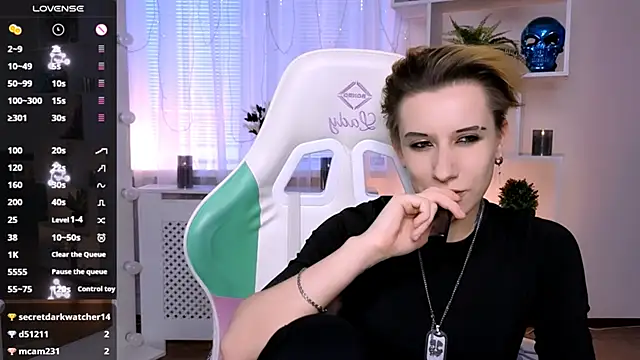 XXX chat uživo modela _Rein_ramm