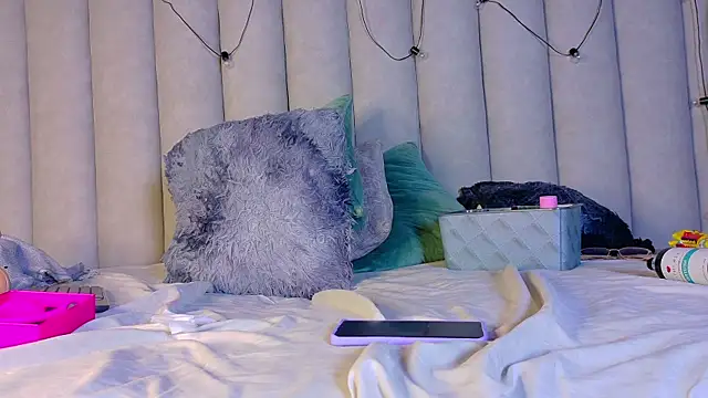 XXX chat uživo modela AmatistaSky__