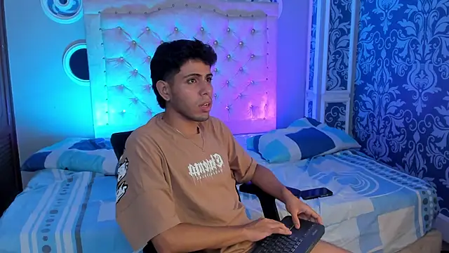 hunterwest06 webcam show
