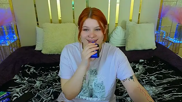 Clumsy_Nana Adlı Modelin Canlı XXX Sohbeti