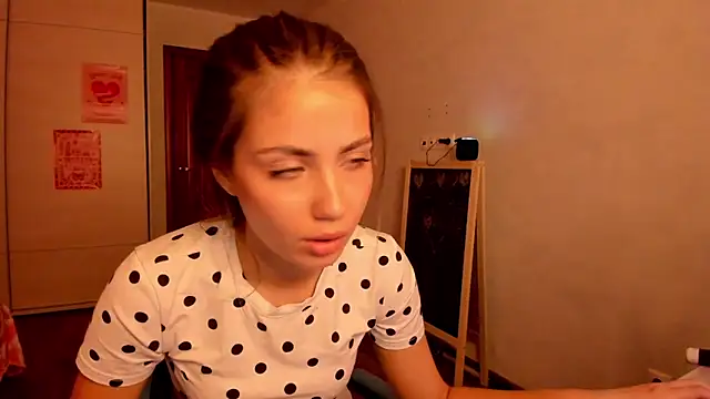 Aurora_Glow21's Live XXX Chat
