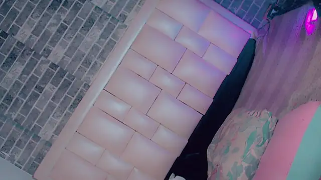 aurora_ts' Webcam Show