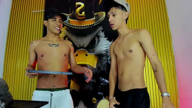 Guys_Latino_Hot's Webcam Show